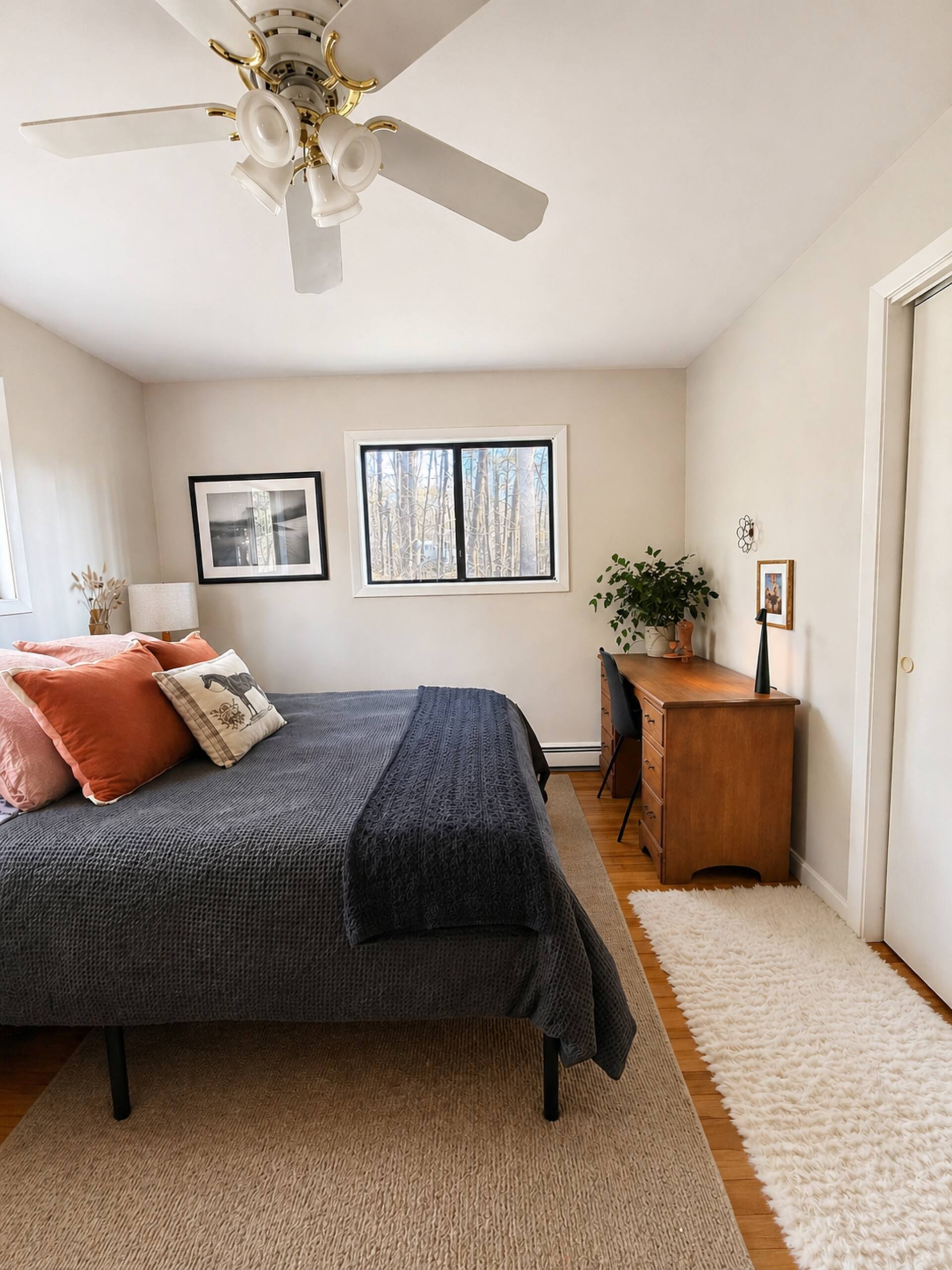 Queen bedroom with layered bedding